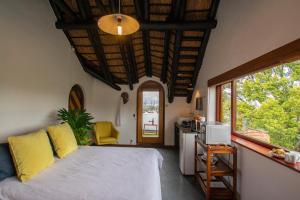 Mountain View and Vineyard View