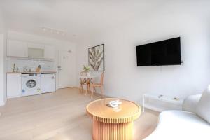 Cozy Studio walk to Park & Water