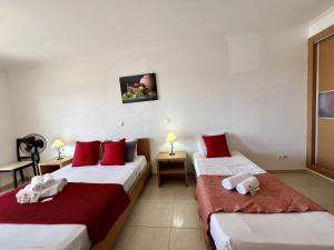 Monte Gordo Beach Ocean View 4 by Homing