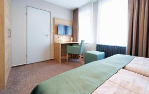 Budget Double Room room in Hotel Schluister Park