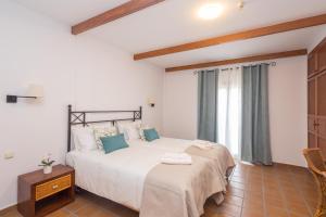 Lightbooking Las Breñas Garden con piscina