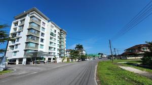 Home 33 Salim Farley Cozy Apartment With Elevator - 4hvězdičkové hotely ve městě Sibu