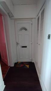 Lovely flat near Glasgow