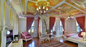 Mansion Suite - Free Shared Spa Access (Self use) room in Seven Hills Palace & Spa