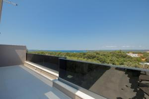 Villa Loreta near Fažana for 7 plus 1 people with luxury private jacuzzi only 600 meters from sea 