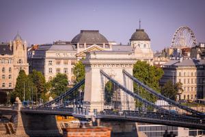 Carlton Hotel Buda Castle