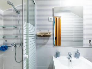 52 Vivid Chipeque Los Cristianos