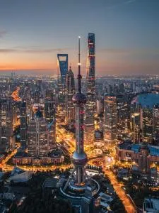 Time Traveller Boutique Hotel - Near The Bund, The Pearl Tower, Suzhou Creek, Sihang Warehouse, Natural History Museum, One subway stop away from Shanghai Railway Station, Free ice cream, Free laundry service, Free GYM, English communication well - Shanghai Zhan