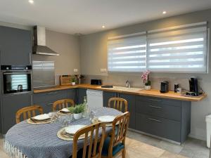 Maison à la chaume proche plage sauvage 3chambres