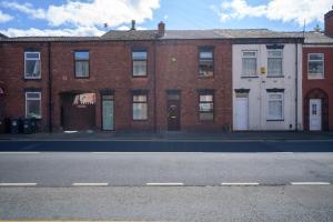 Beautiful 2 Bedroom House in Atherton, Free Parking