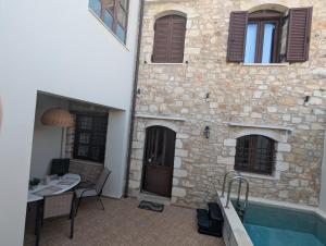 Casa Leone, whole house with private pool!