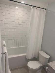 Beachview getaway at the New Carlyle 304 on the Main strip in Grand Bend