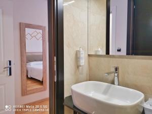 Guesthouse Central Station Group - Via Ponte Seveso 18