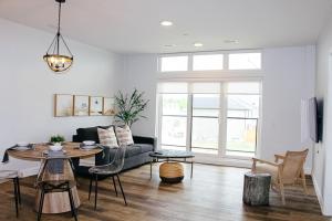 Beachview getaway at the New Carlyle 202 on the Main strip in Grand Bend