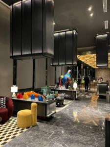 collins boulevard full furnish