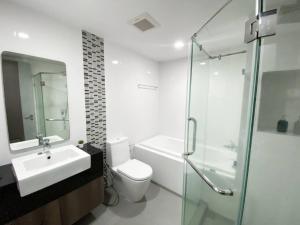 2Br Modern Comfort at Vibrant Asok BTS Station