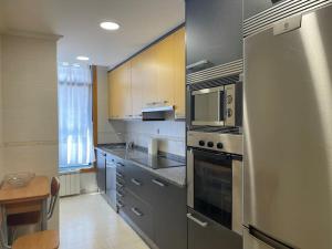 Apartamento Vigo 3Hab 6PAX WiFi PARKING Playa a 8 mins ツ by Rias Baixas Rentals