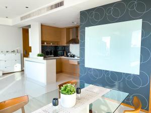 The Grand Penthouse 2BR Ultra Fast WiFi Sukhumvit