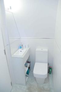 The Chapel at Pickwell Manor