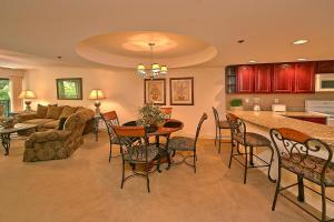 Gatehouse Condos - 106 Holiday home
