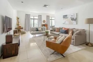 Frank Porter - Arno A - Dubai