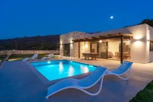 Aggel's Infinity View Villa - private pool - Káto Piskapí