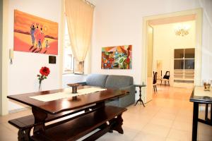 Costigliola Baroque Palace Flat next MANN Museum