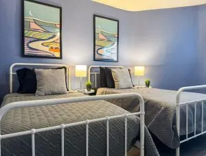 4 Apartments 7 Bedrooms with 23 Beds and Parking WIFI - Willock