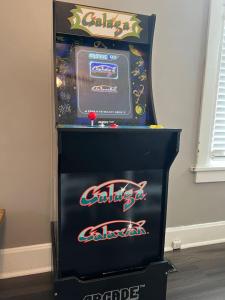 House with 10 Beds Sleeps 16 free Driveway Parking