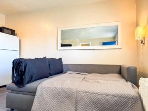 2 Stylish Apartments with 8 Beds and Parking plus WIFI