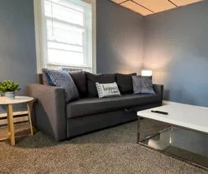 Sleeps 6 Cozy 2BR with 4 Beds at New Castle WIFI - 格罗夫城