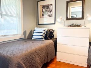 3BR, 5 Beds, Sleeps 7, Large Off-Street Parking