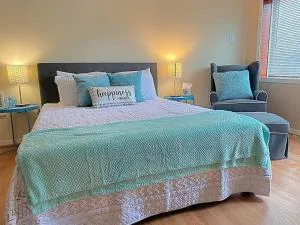 Charming Studio Jeannette Sleeps 3 Queen Bed - Latrobe