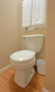 Charming Studio Jeannette Sleeps 3 Queen Bed