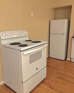 Charming Studio Jeannette Sleeps 3 Queen Bed