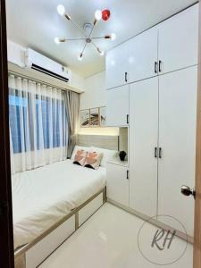 Minimalist and Serene 1BR Condo Unit near MOA