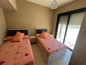 Makadi home lake view & garden