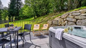 Apartament z prywatnym Jacuzzi Orlik VIP Residence - blisko wyciągu i Wang by Royal Aparts