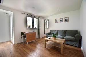 Appartements T2 en RDC climatise a 50m de la plage et du port : photos des chambres