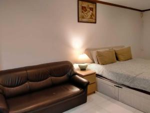 Rent Omni Tower Apartments Nana Bangkok - Prime Sukhumvit location