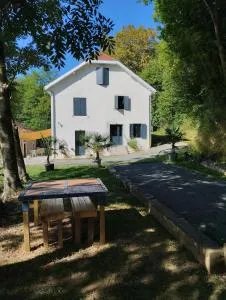 Les Gîtes du Domaine Helaku - 莫南