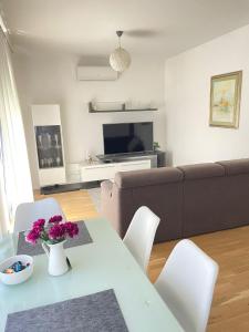 Lucky Place Apartment - Žumberačka with Free Private Parking