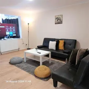 3 Bedroom House in Beckton London - Beckton