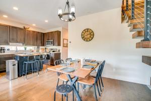 Steps to Conquest Ski Lift Granby Home with Grill