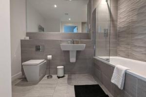 Lovely 1BR Penthouse near MCR Stadiums