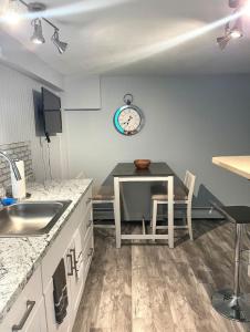 1 Bedroom, steps to the Beach