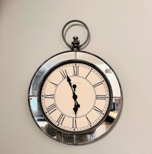 1 Bedroom, steps to the Beach