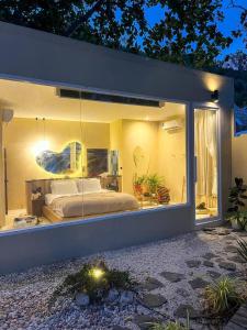 Haven Beachfront Villa Koh Larn