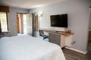 Columbus Inn and Suites