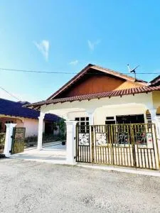 Akasia HomeStay di Bukit Payong, Terengganu - Kampong Kenerak
